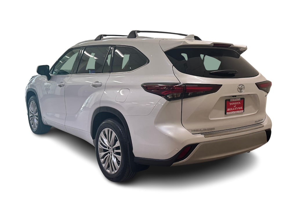 Thumbnail: 2025 Toyota Highlander - 4