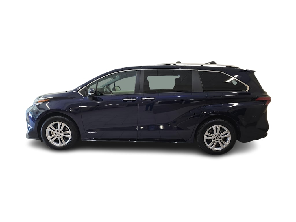 Thumbnail: 2021 Toyota Sienna - 3