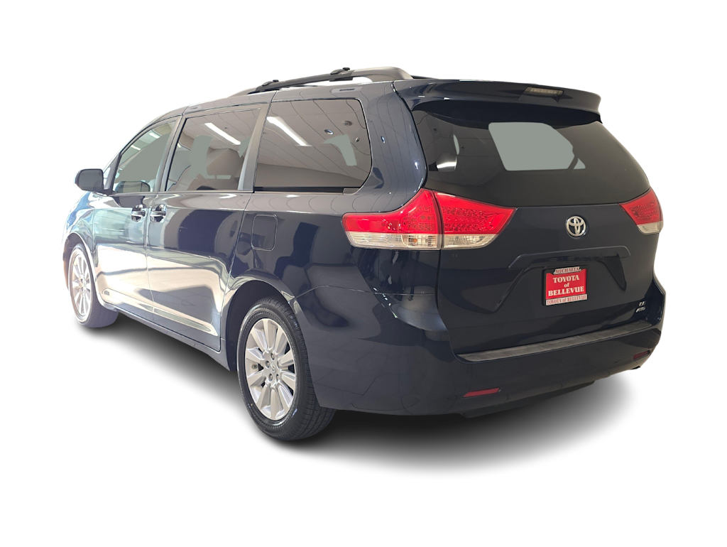 Thumbnail: 2011 Toyota Sienna - 4