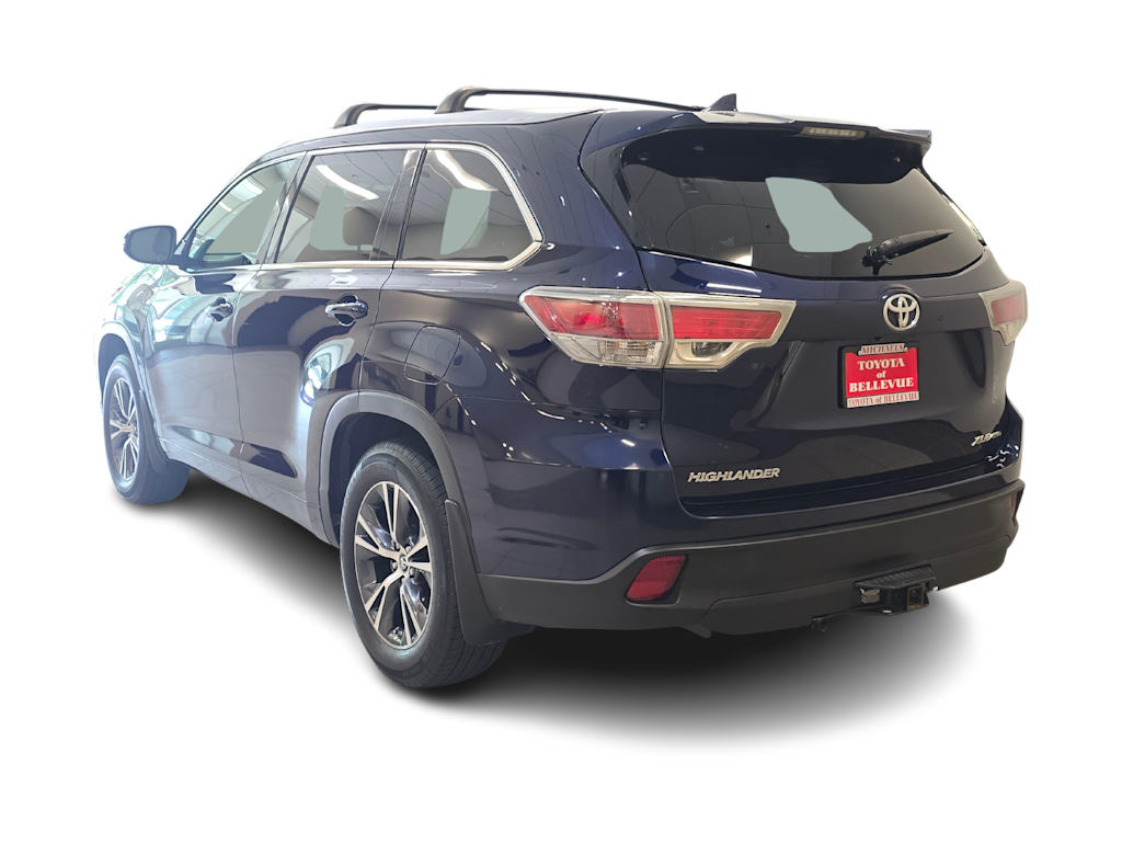 Thumbnail: 2016 Toyota Highlander - 4