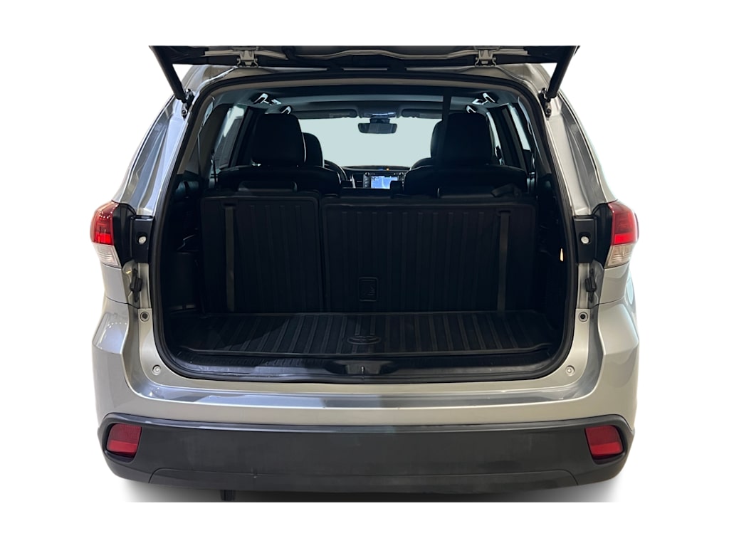 Thumbnail: 2019 Toyota Highlander - 18