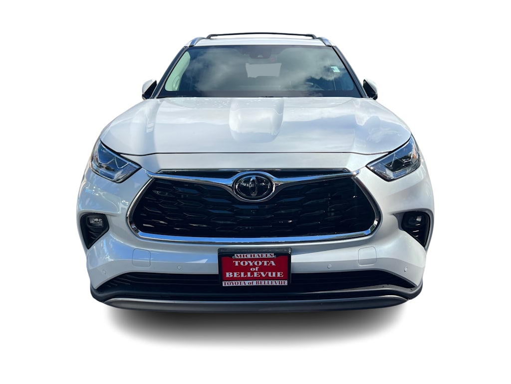 Thumbnail: 2023 Toyota Highlander - 4