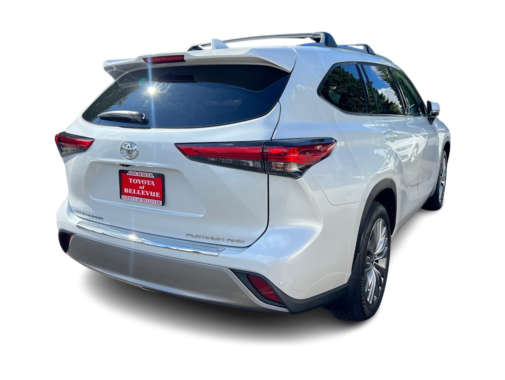 Thumbnail: 2023 Toyota Highlander - 8