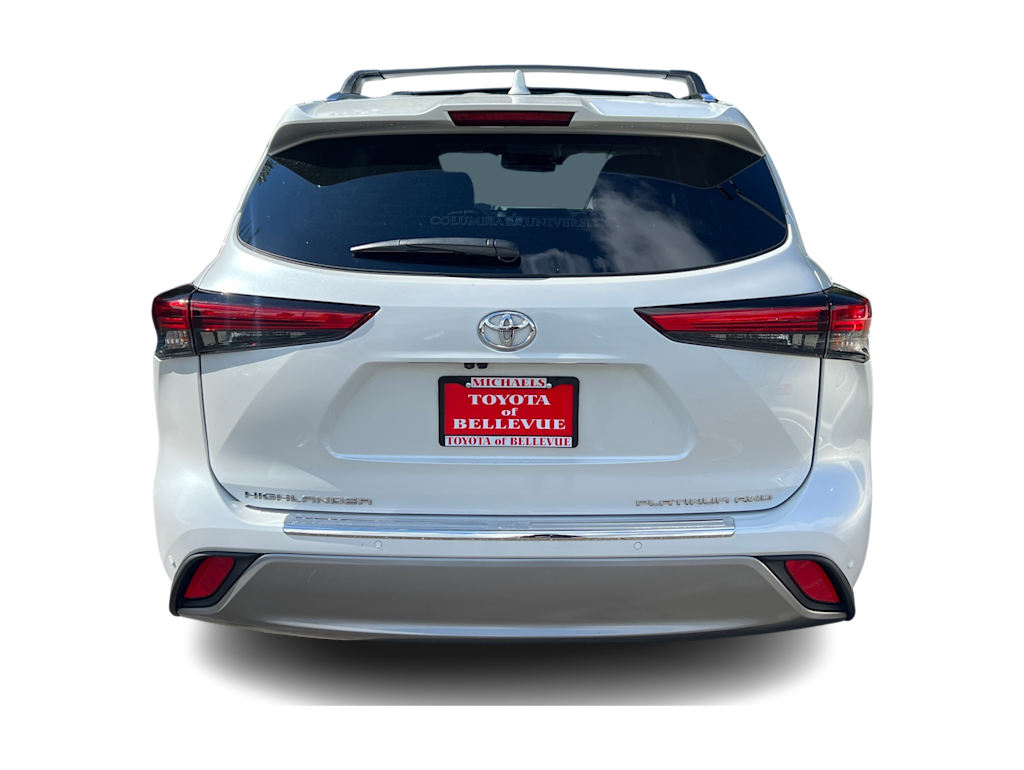 Thumbnail: 2023 Toyota Highlander - 3