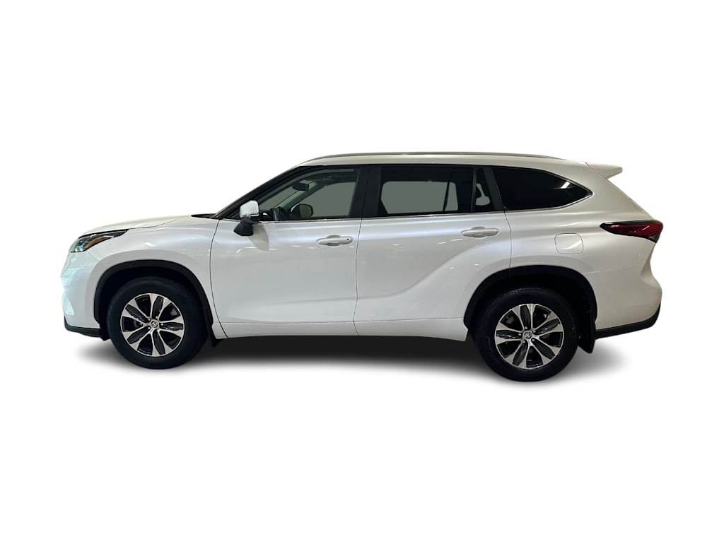 Thumbnail: 2023 Toyota Highlander - 3