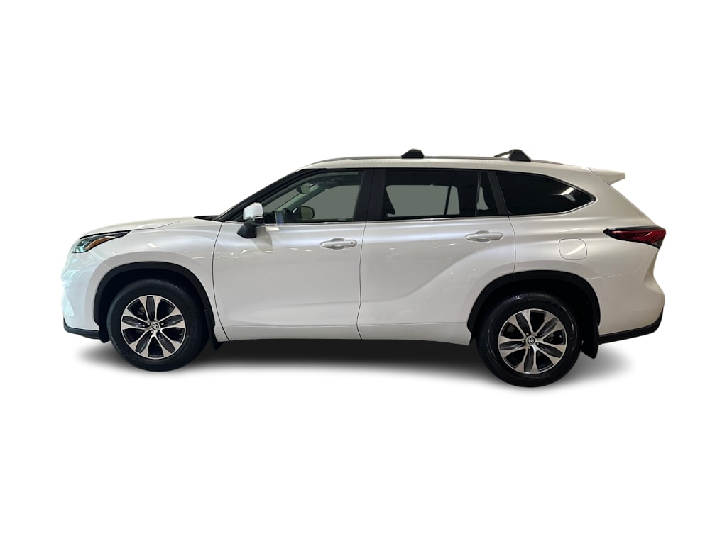 Thumbnail: 2023 Toyota Highlander - 3
