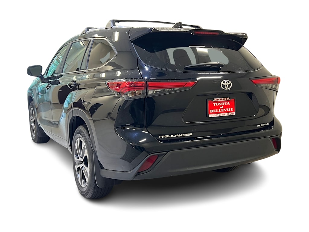 Thumbnail: 2023 Toyota Highlander - 4