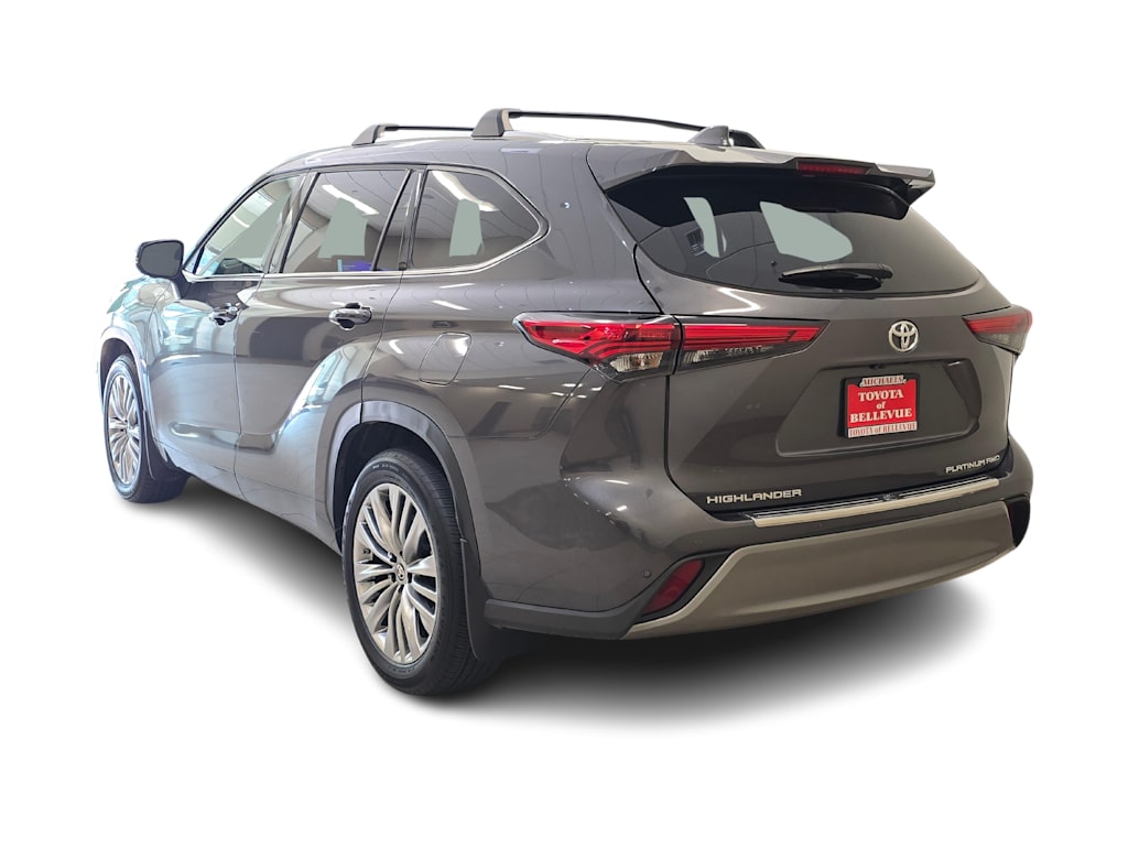 Thumbnail: 2023 Toyota Highlander - 4