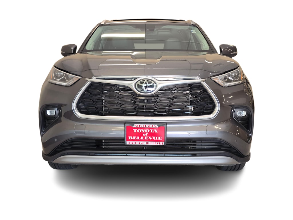 Thumbnail: 2023 Toyota Highlander - 6