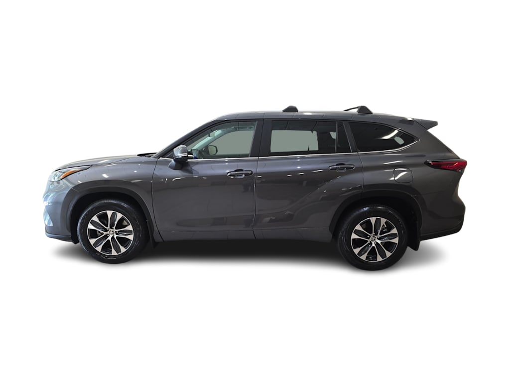 Thumbnail: 2023 Toyota Highlander - 3