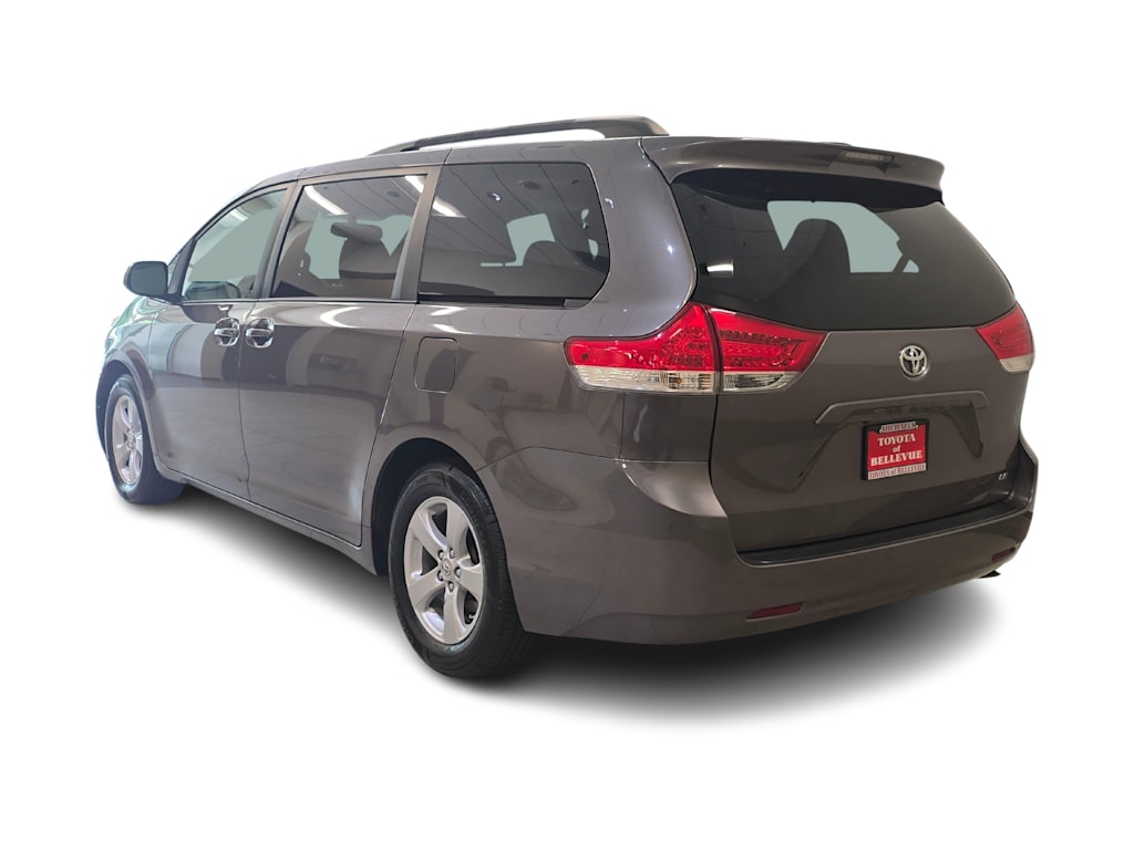 Thumbnail: 2011 Toyota Sienna - 4
