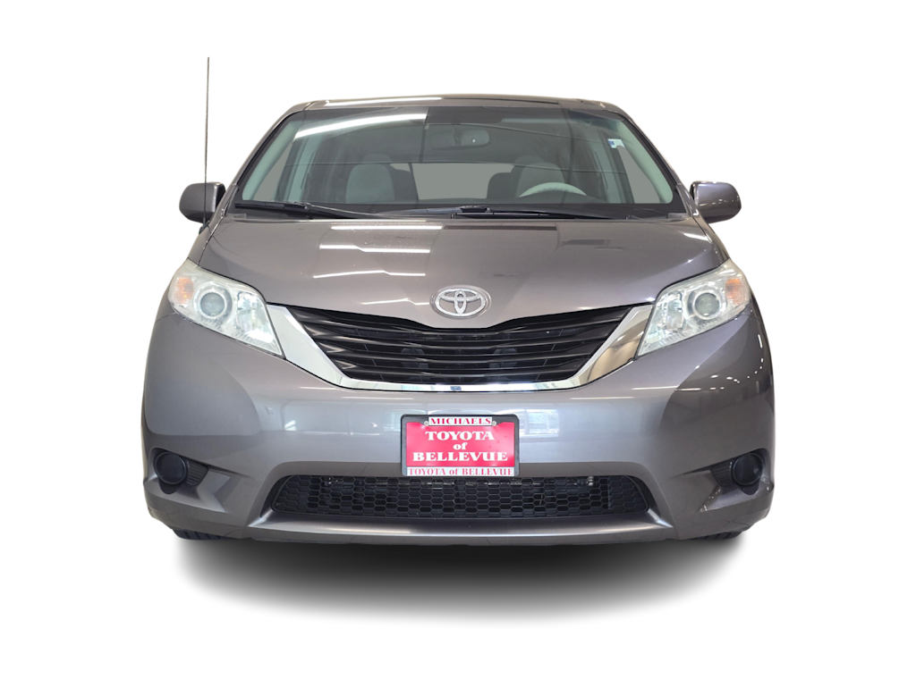 Thumbnail: 2011 Toyota Sienna - 6