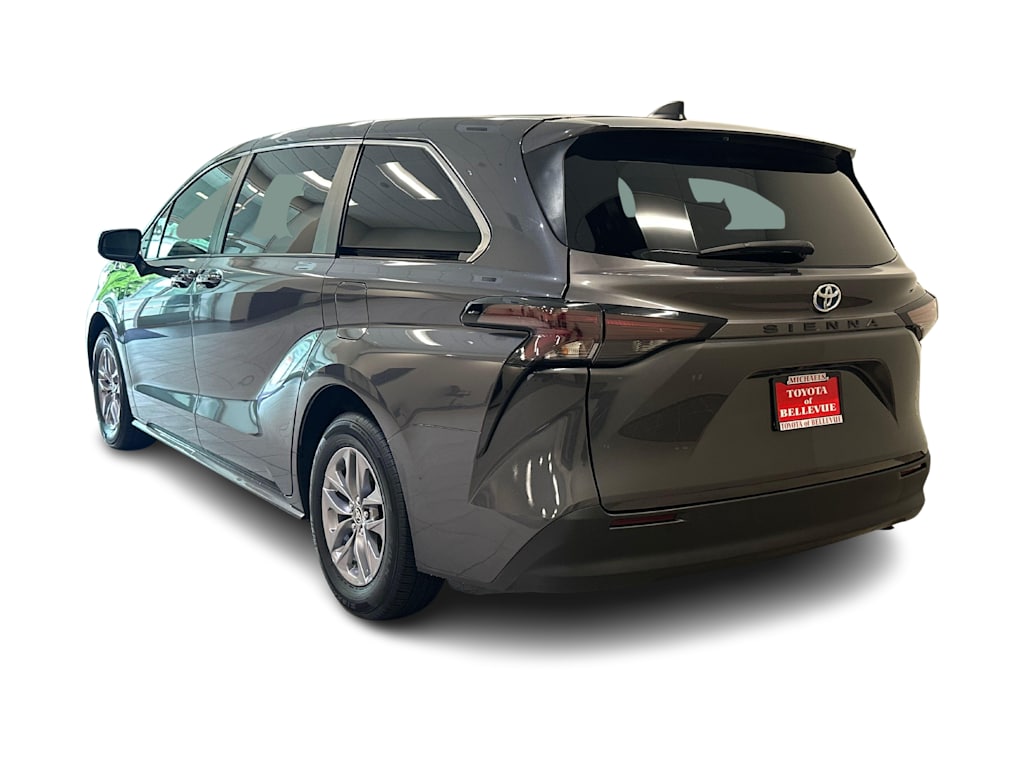Thumbnail: 2025 Toyota Sienna - 4