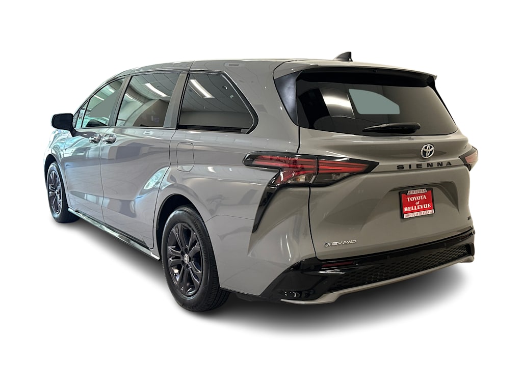 Thumbnail: 2025 Toyota Sienna - 4