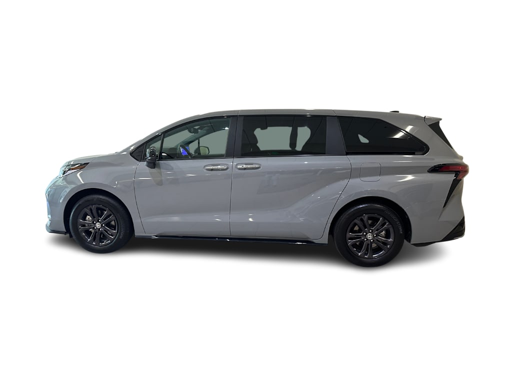 Thumbnail: 2025 Toyota Sienna - 3