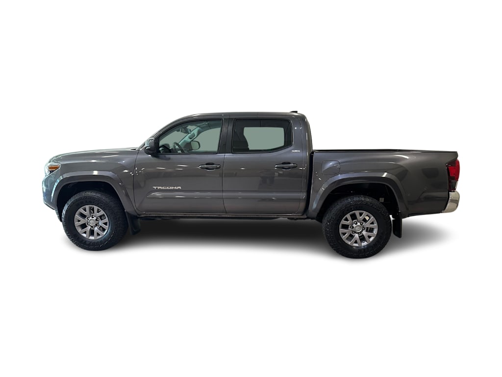 Thumbnail: 2019 Toyota Tacoma - 3