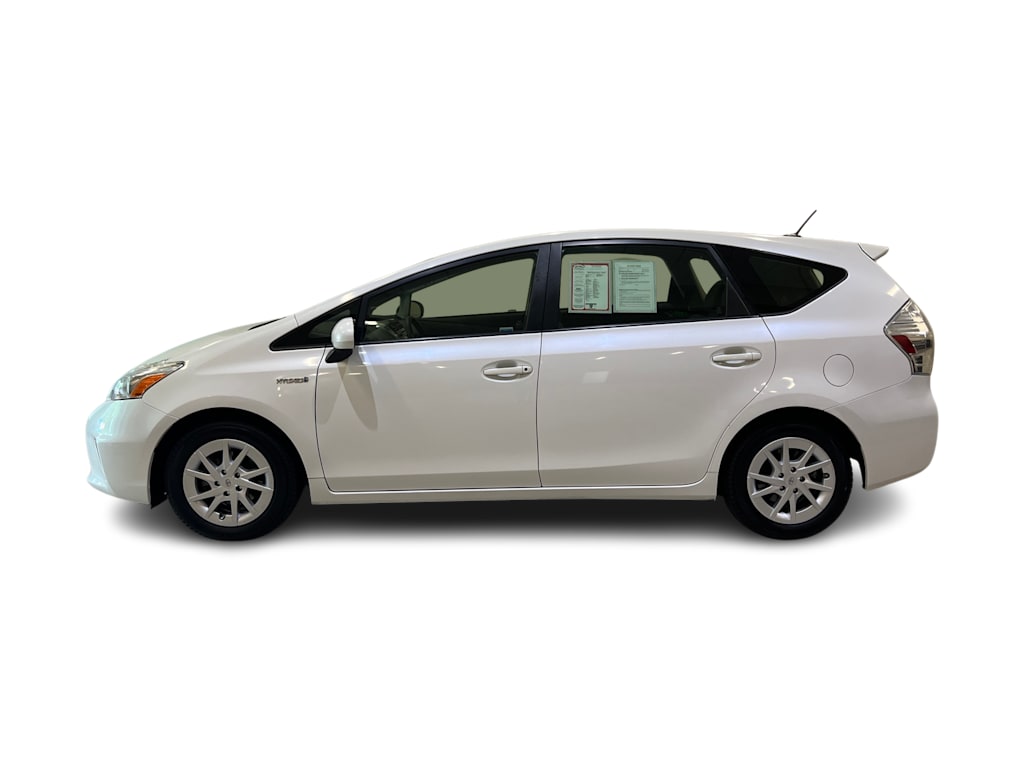 Thumbnail: 2012 Toyota Prius v - 3