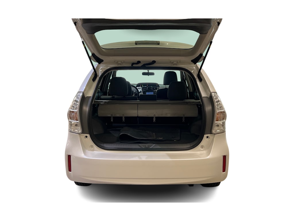Thumbnail: 2012 Toyota Prius v - 18