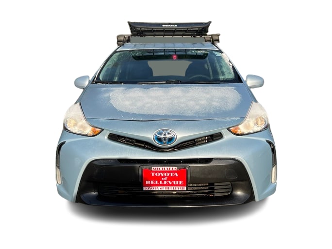 2015 Toyota Prius v Three 6