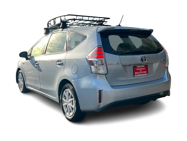 2015 Toyota Prius v Three 4