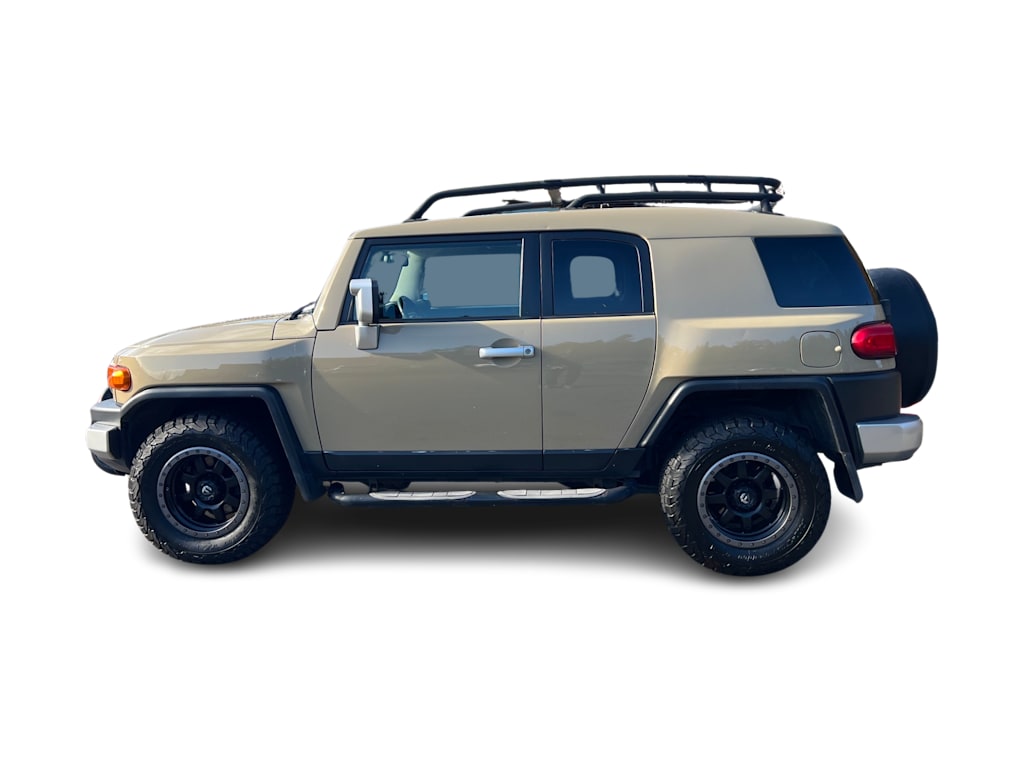 Thumbnail: 2011 Toyota FJ Cruiser - 2