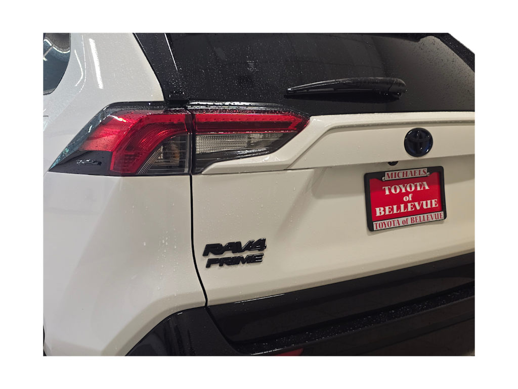 Thumbnail: 2022 Toyota RAV4 - 21