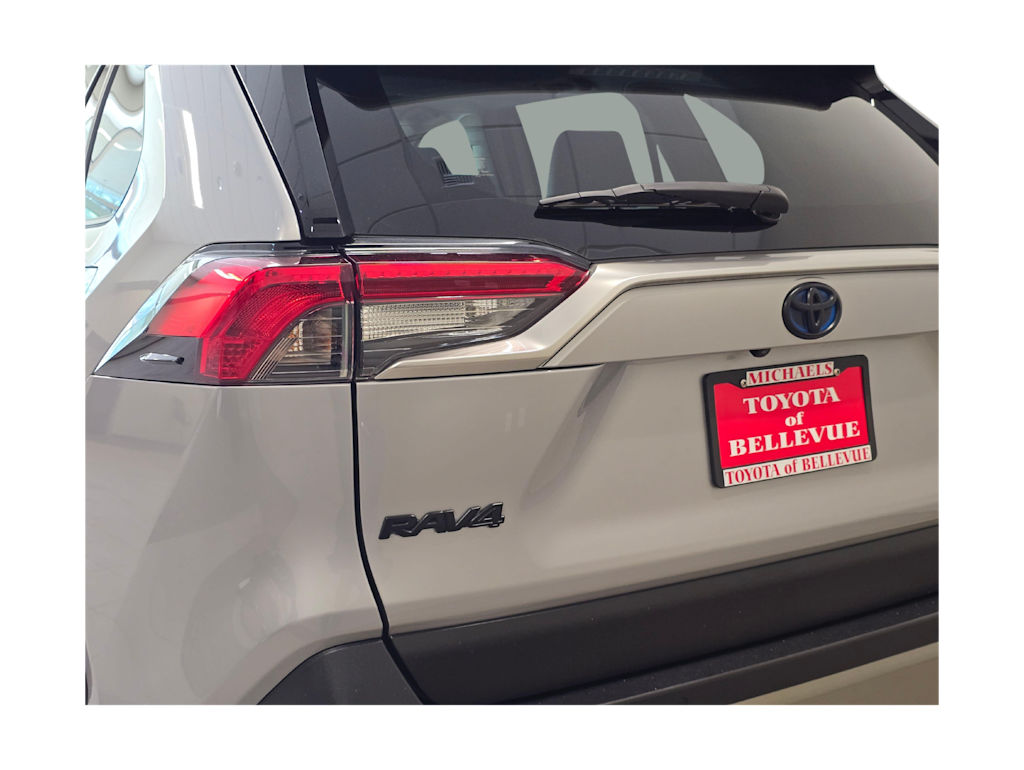 Thumbnail: 2022 Toyota RAV4 - 22