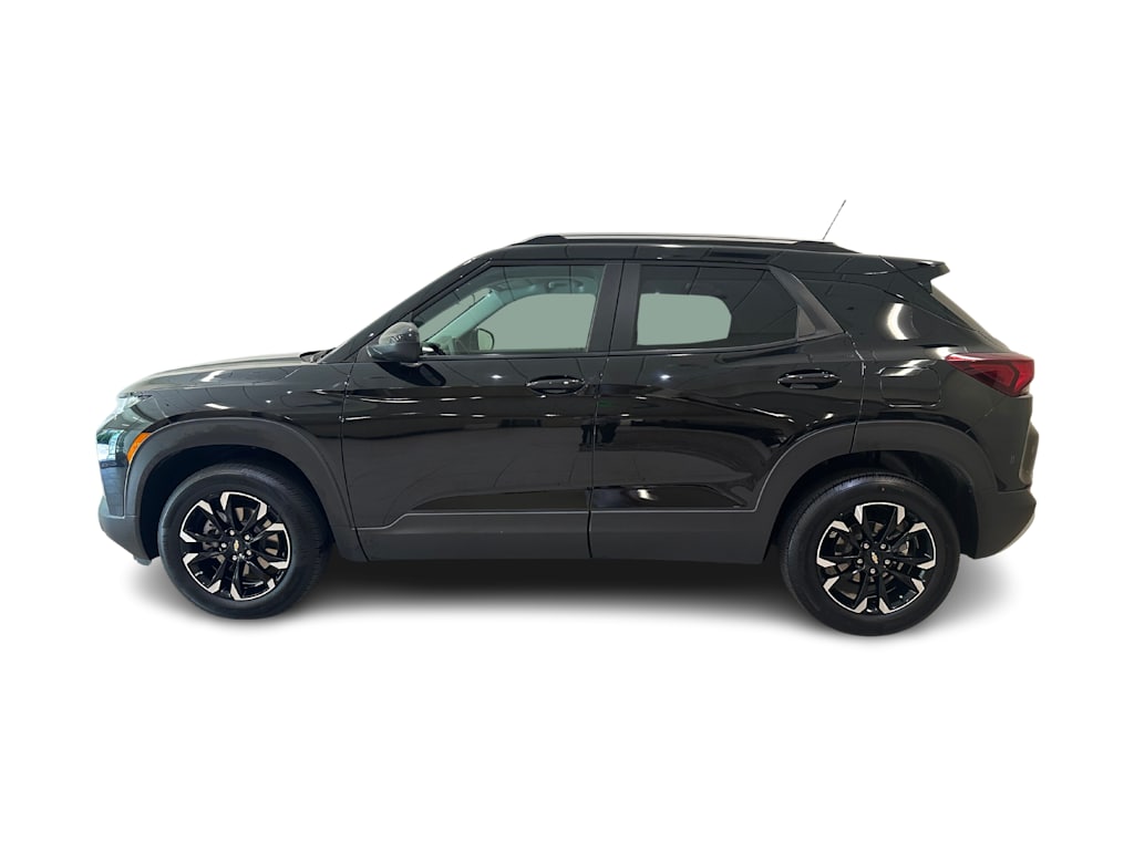 Thumbnail: 2023 Chevrolet TrailBlazer - 3