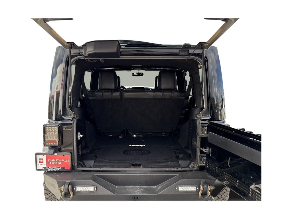 Thumbnail: 2015 Jeep Wrangler - 17