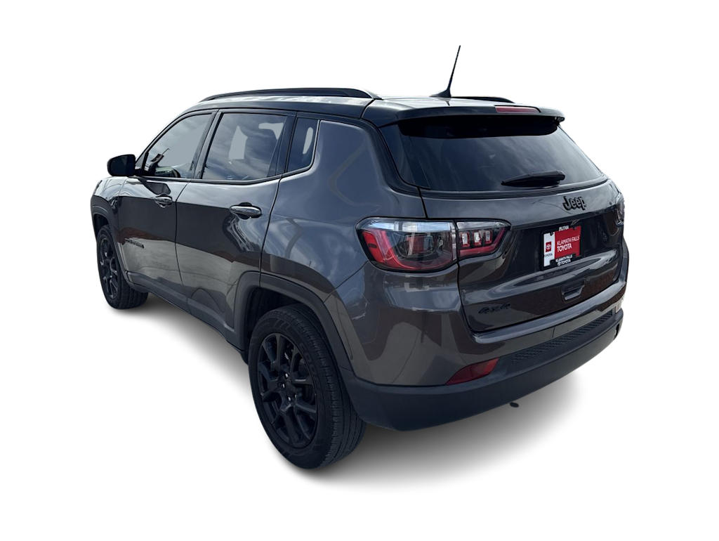 Thumbnail: 2022 Jeep Compass - 4