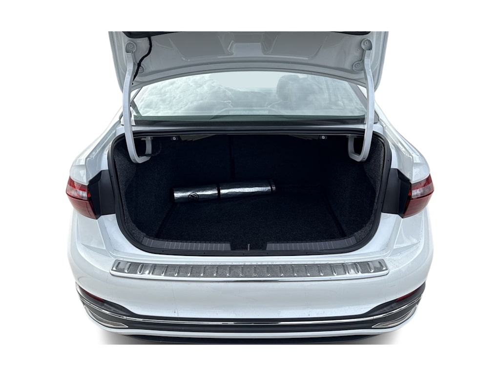 Thumbnail: 2024 Volkswagen Jetta - 16