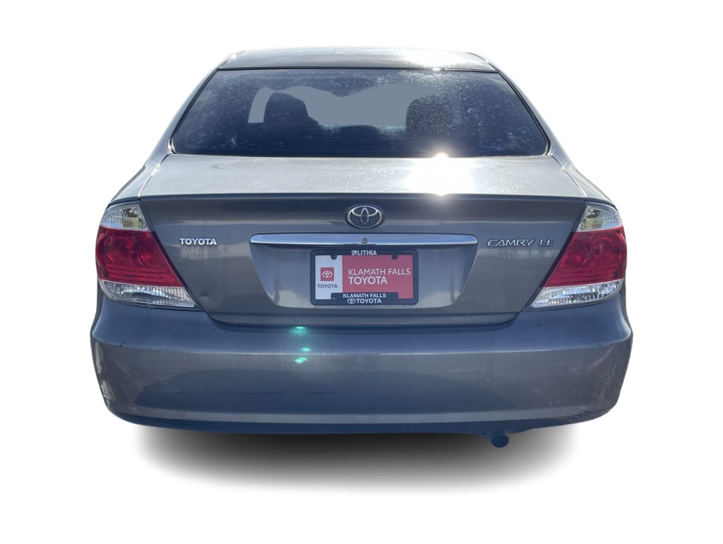 2005 Toyota Camry LE 3