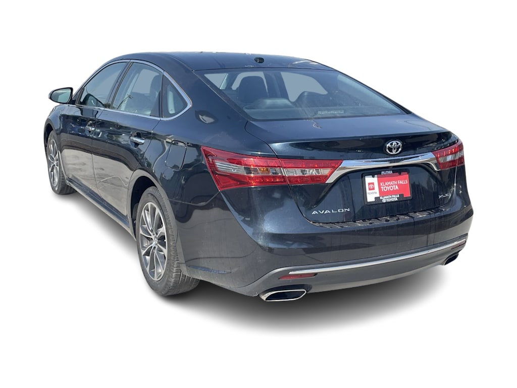 Thumbnail: 2017 Toyota Avalon - 4