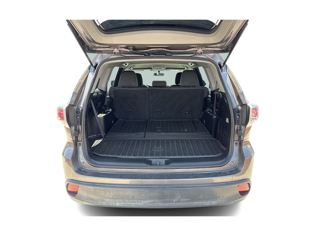 Thumbnail: 2016 Toyota Highlander - 17