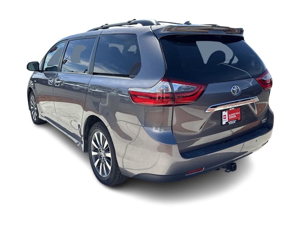 Thumbnail: 2020 Toyota Sienna - 3