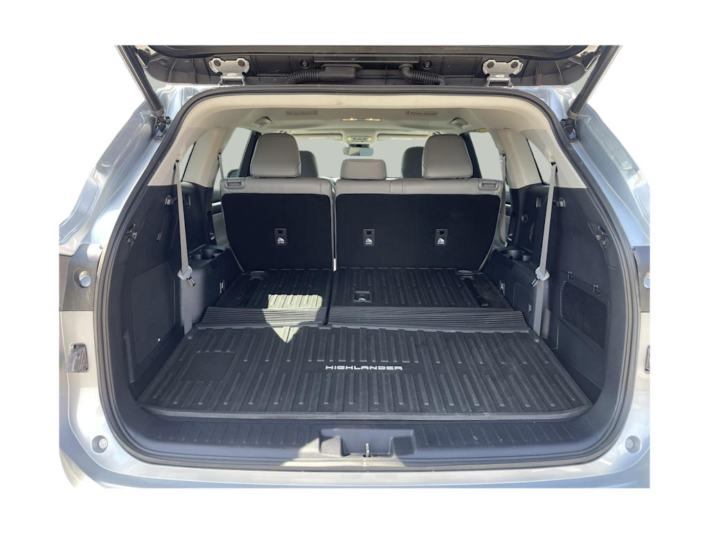 Thumbnail: 2021 Toyota Highlander - 17