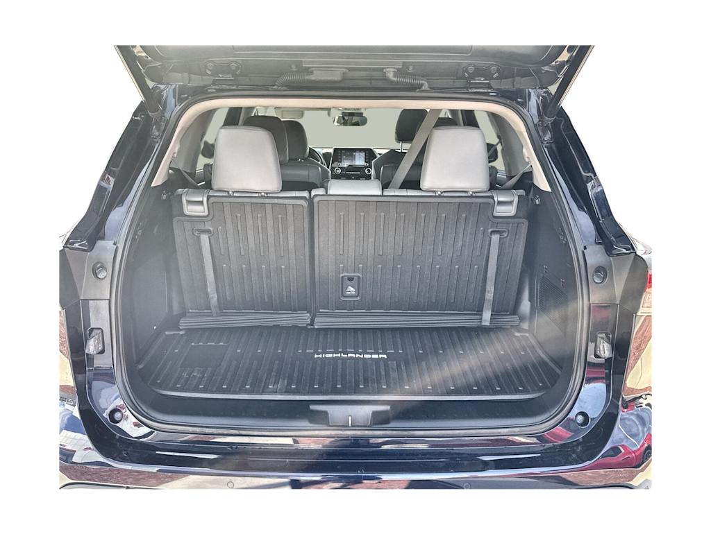 Thumbnail: 2021 Toyota Highlander - 15