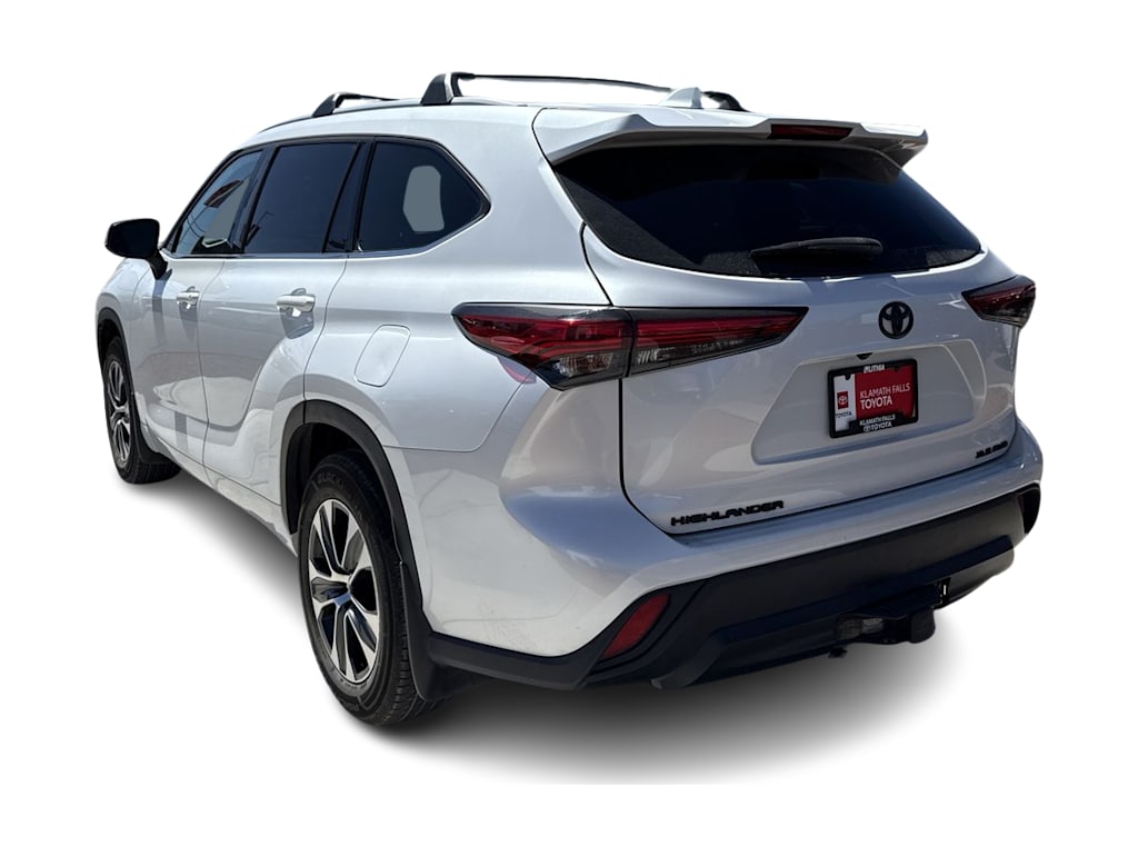 Thumbnail: 2022 Toyota Highlander - 4
