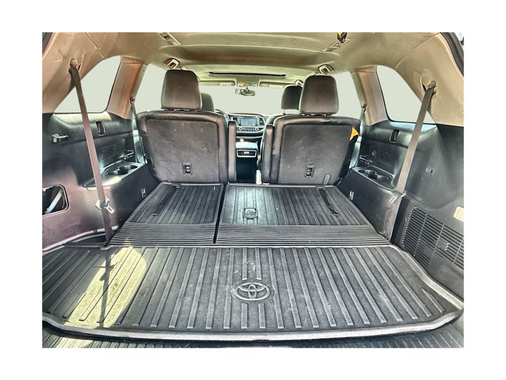 Thumbnail: 2016 Toyota Highlander - 17