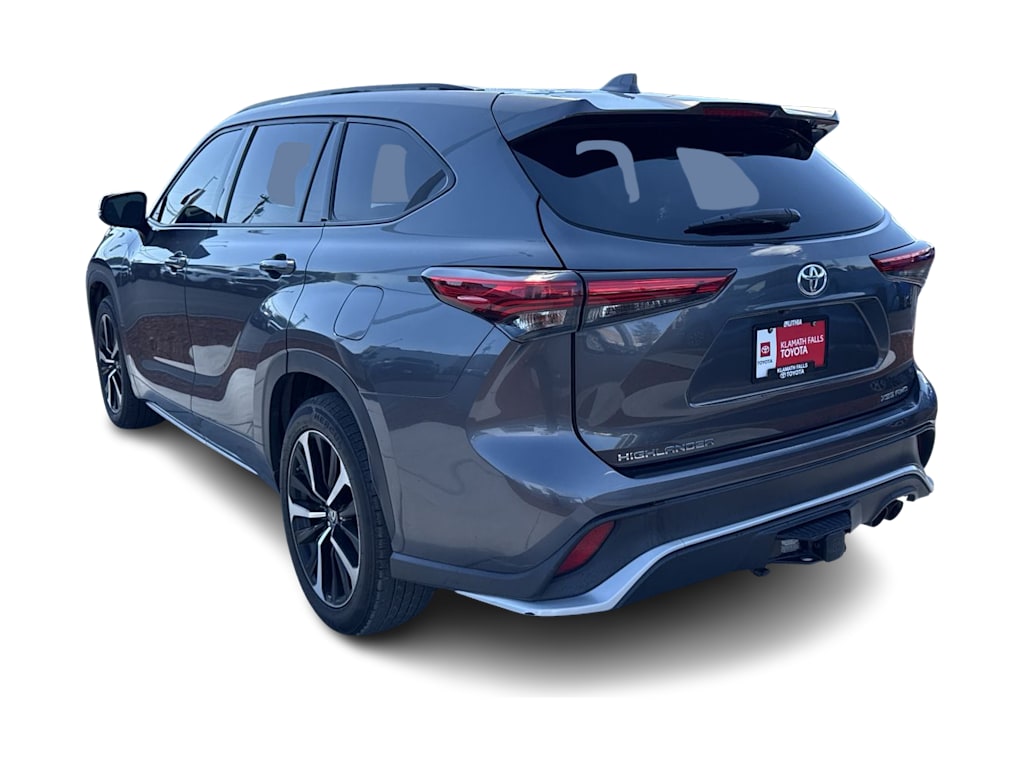 Thumbnail: 2021 Toyota Highlander - 4