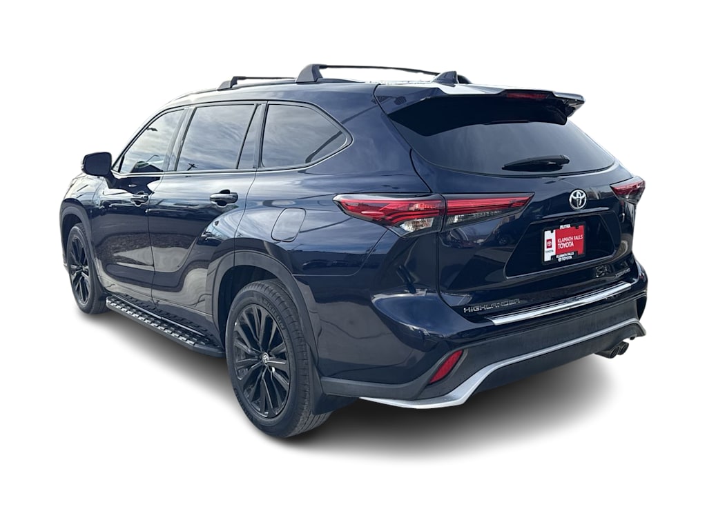 Thumbnail: 2023 Toyota Highlander - 4