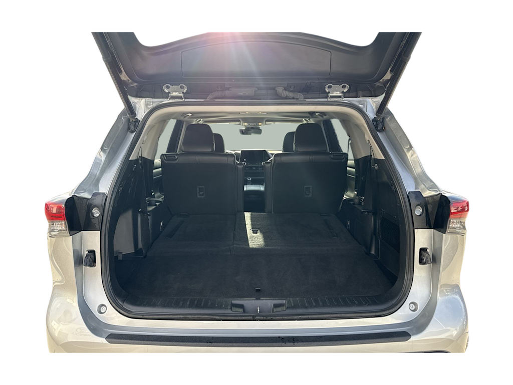 Thumbnail: 2023 Toyota Highlander - 18