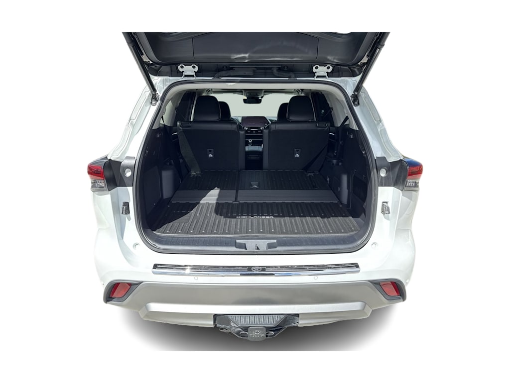 Thumbnail: 2023 Toyota Highlander - 18
