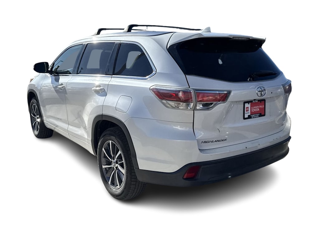 Thumbnail: 2015 Toyota Highlander - 4