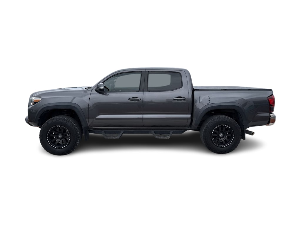 Thumbnail: 2018 Toyota Tacoma - 3