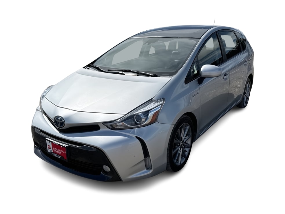 Thumbnail: 2017 Toyota Prius v - 4