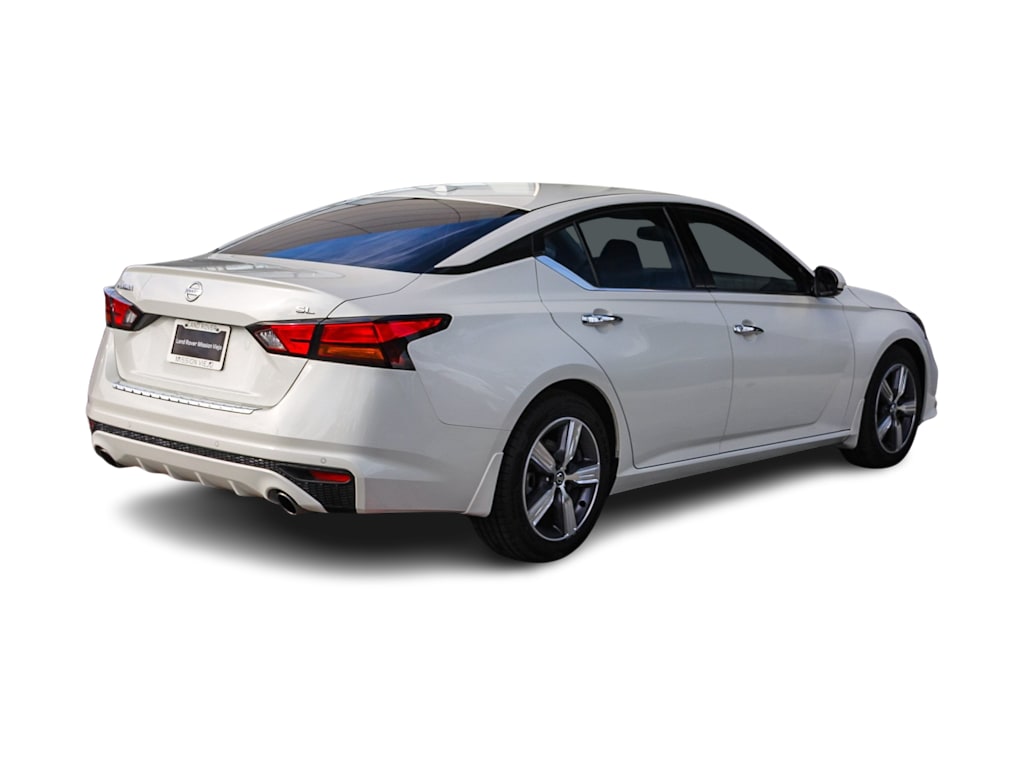 Thumbnail: 2020 Nissan Altima - 18