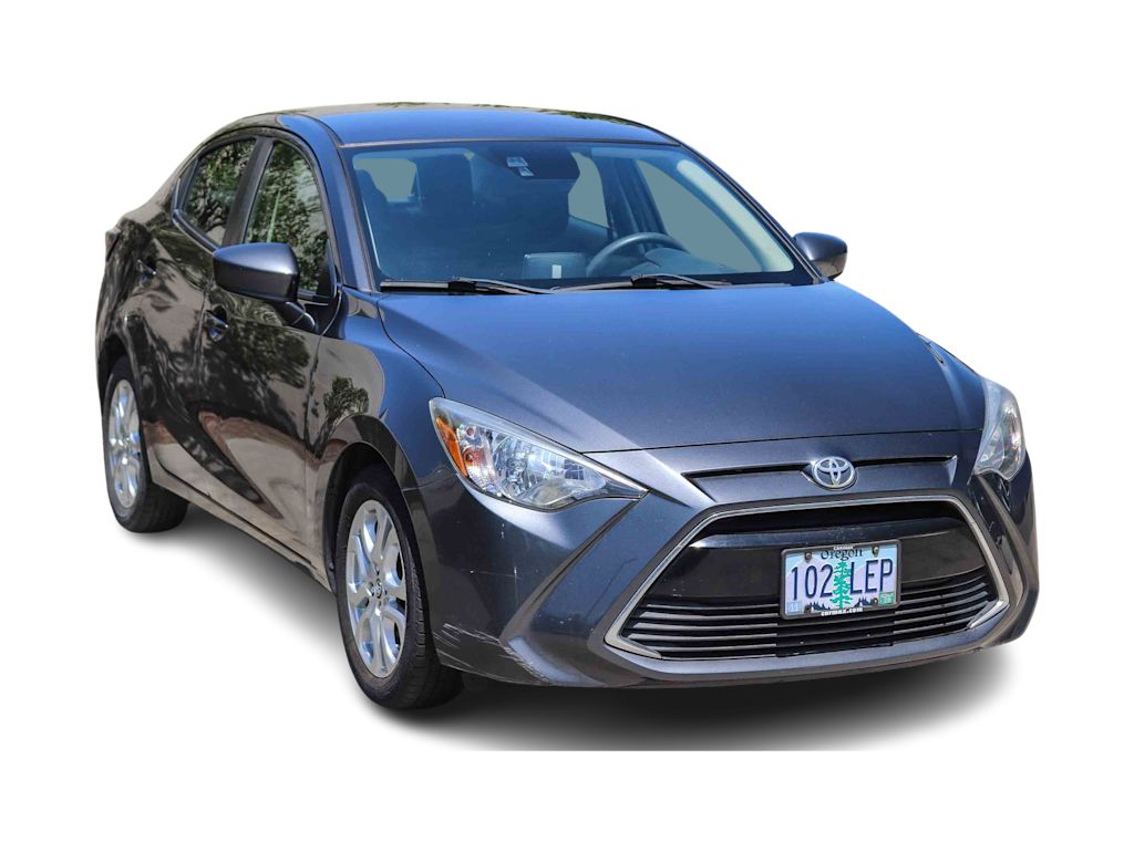 Thumbnail: 2017 Toyota Yaris iA - 16