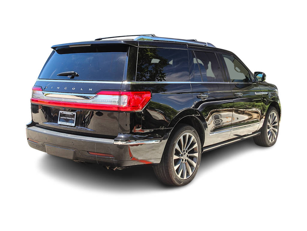 Thumbnail: 2021 Lincoln Navigator - 17