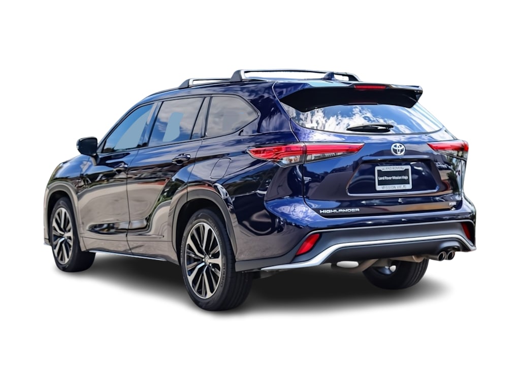 Thumbnail: 2022 Toyota Highlander - 3